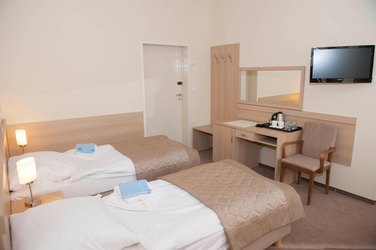 Dom Zdrojowy Aparthotel Jelenia Gora Ngoại thất bức ảnh