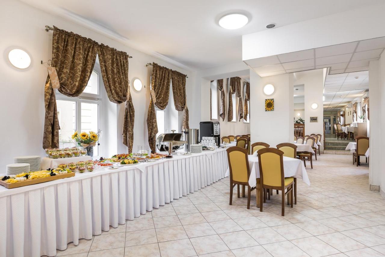 Dom Zdrojowy Aparthotel Jelenia Gora Ngoại thất bức ảnh