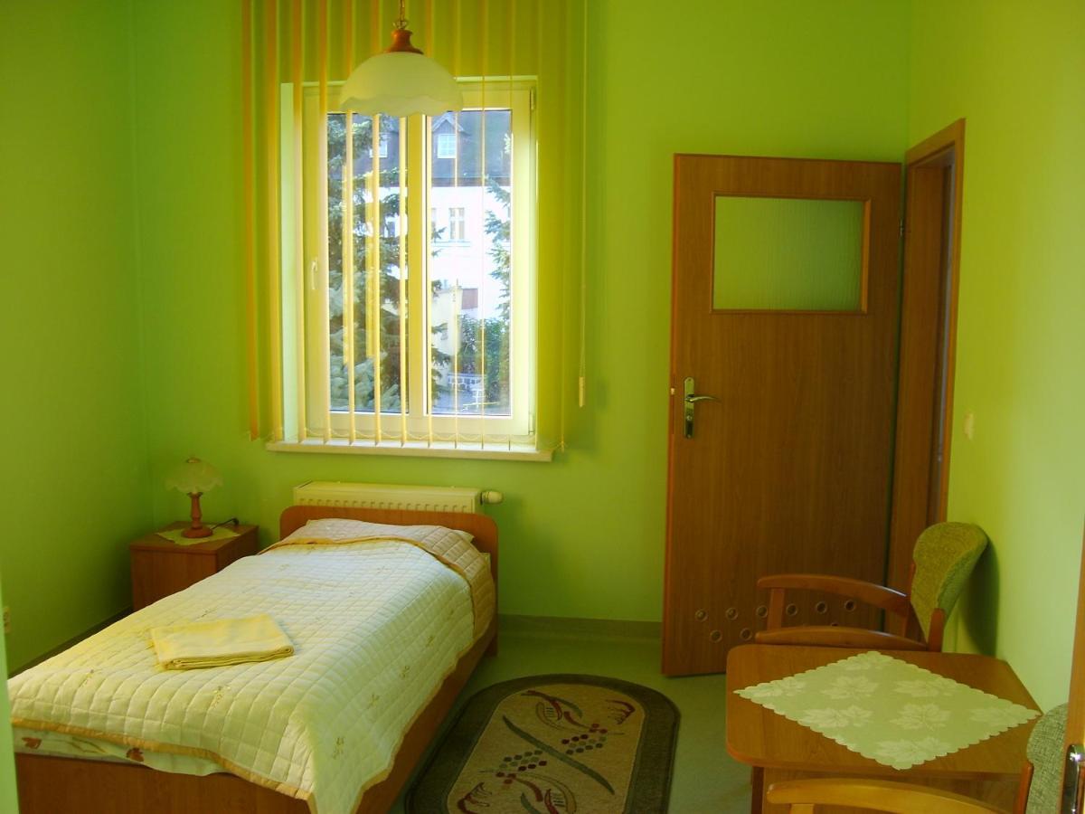 Dom Zdrojowy Aparthotel Jelenia Gora Ngoại thất bức ảnh