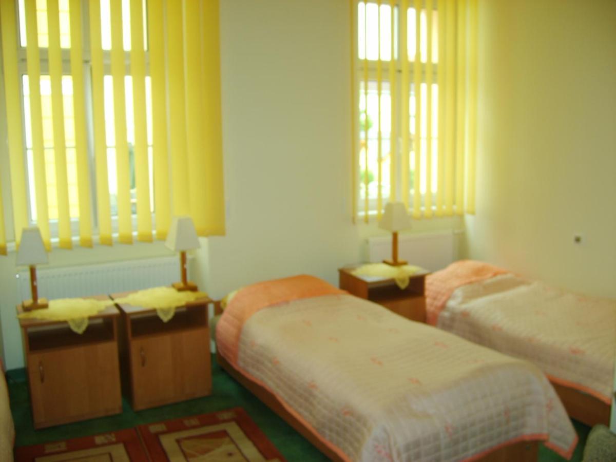 Dom Zdrojowy Aparthotel Jelenia Gora Ngoại thất bức ảnh